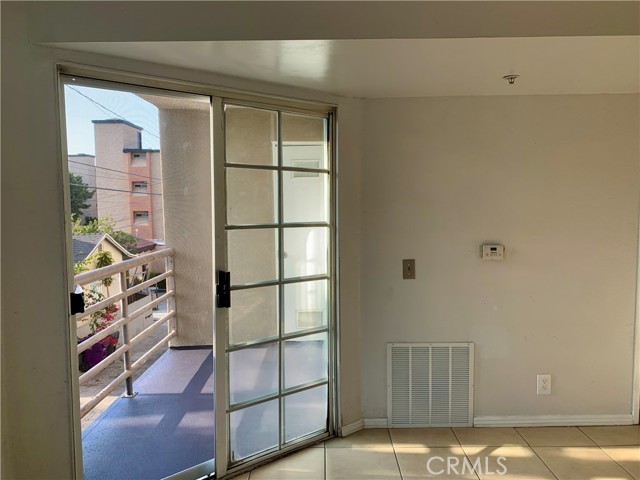Detail Gallery Image 8 of 13 For 707 W 4th #7,  Long Beach,  CA 90802 - 1 Beds | 1 Baths