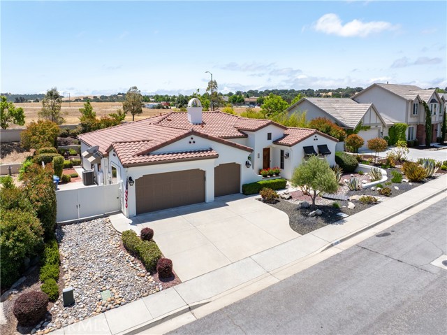 328 Cool Valley Drive, Paso Robles CA: https://media.crmls.org/medias/b7266260-57fc-4b51-be6a-c01c71e7ff6b.jpg