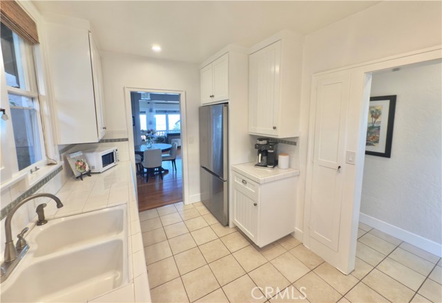 Detail Gallery Image 13 of 38 For 162 Sunset Terrace, Laguna Beach,  CA 92651 - 4 Beds | 2 Baths