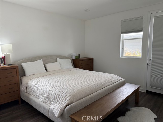 Detail Gallery Image 4 of 9 For 3022 1/4 N Coolidge Ave, Los Angeles,  CA 90039 - 2 Beds | 2/2 Baths