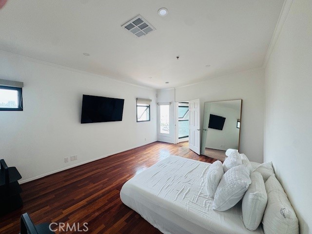 270 Palisades Beach Road, Santa Monica CA: https://media.crmls.org/medias/b7268d5f-888e-44ce-ac2e-18c4255c8dc3.jpg