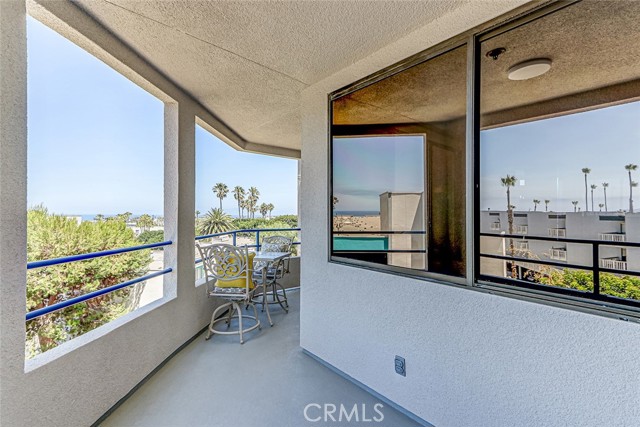 510 The Village, Redondo Beach, California 90277, 2 Bedrooms Bedrooms, ,2 BathroomsBathrooms,Residential,For Sale,The Village,IN25125306