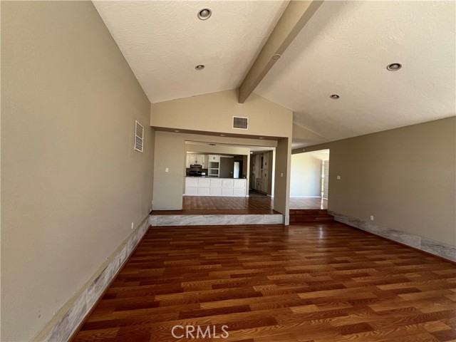 Detail Gallery Image 10 of 25 For 18530 Eucalyptus St, Hesperia,  CA 92345 - 3 Beds | 2/1 Baths