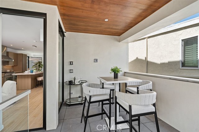Detail Gallery Image 4 of 34 For 507 .5 Marguerite Ave, Corona Del Mar,  CA 92625 - 3 Beds | 2/1 Baths