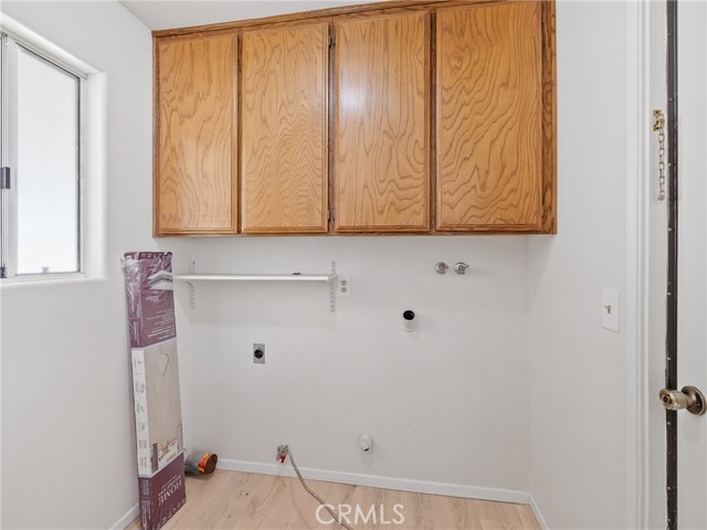 Detail Gallery Image 11 of 41 For 15464 Erie Rd, Apple Valley,  CA 92307 - 3 Beds | 2 Baths