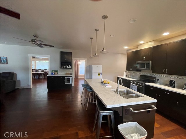 Detail Gallery Image 13 of 66 For 17183 Sunburst, –,  CA 91325 - 4 Beds | 4/1 Baths