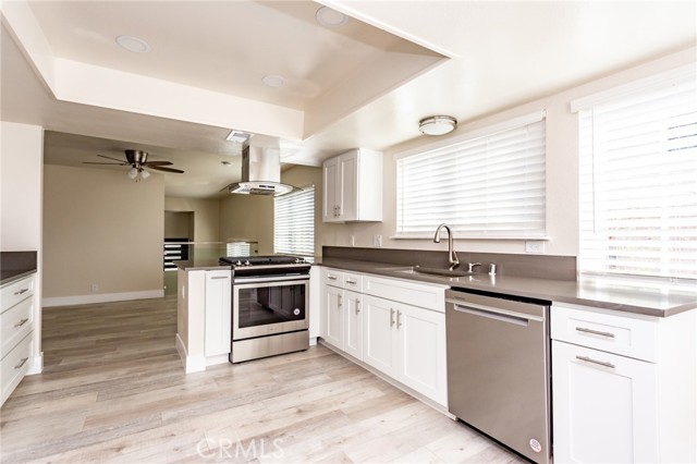 Detail Gallery Image 11 of 31 For 33702 Chula Vista Ave a,  Dana Point,  CA 92629 - 3 Beds | 3 Baths