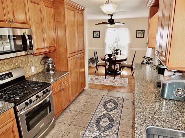 4306 Hackett Avenue, Lakewood CA: https://media.crmls.org/medias/b72a868a-35db-4476-bd48-1edd9473f56a.jpg