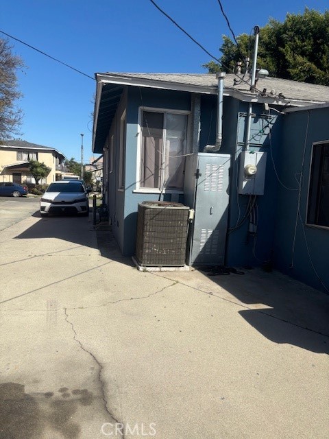 9525 Dearborn Avenue, South Gate, California 90280, 2 Bedrooms Bedrooms, ,1 BathroomBathrooms,Residential,For Sale,9525 Dearborn Avenue,CRDW25161097