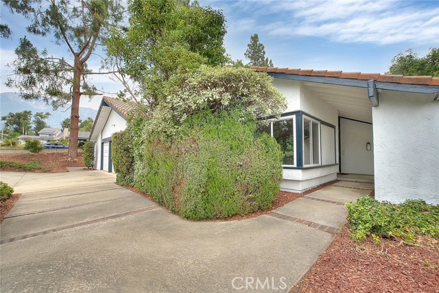 6087 Carol Avenue, Rancho Cucamonga CA: https://media.crmls.org/medias/b72aa390-6726-43c5-9182-2b88ebb4faf1.jpg