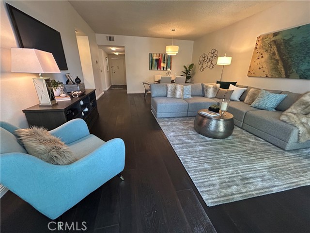 Detail Gallery Image 7 of 20 For 4242 Stansbury Ave #203,  Sherman Oaks,  CA 91423 - 2 Beds | 2 Baths