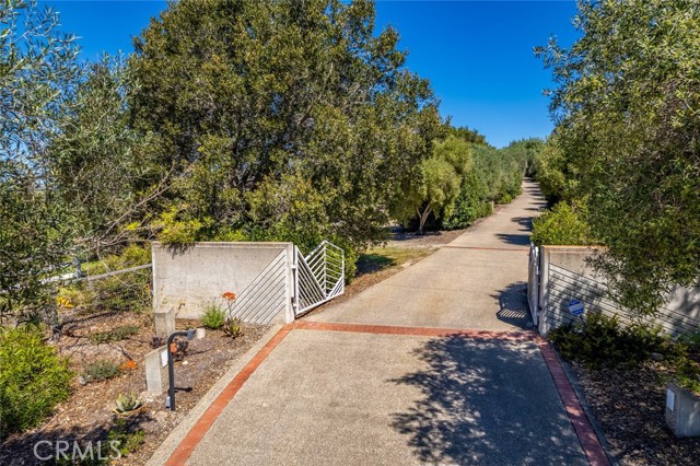 1505 Tiffany Ranch Road, Arroyo Grande CA: https://media.crmls.org/medias/b72b37e9-086f-4976-bcd3-0cf4a1542a40.jpg