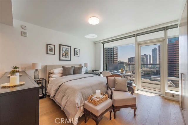 877 Francisco Street, Los Angeles CA: https://media.crmls.org/medias/b72b610a-4490-4bef-87de-6db1297b7882.jpg