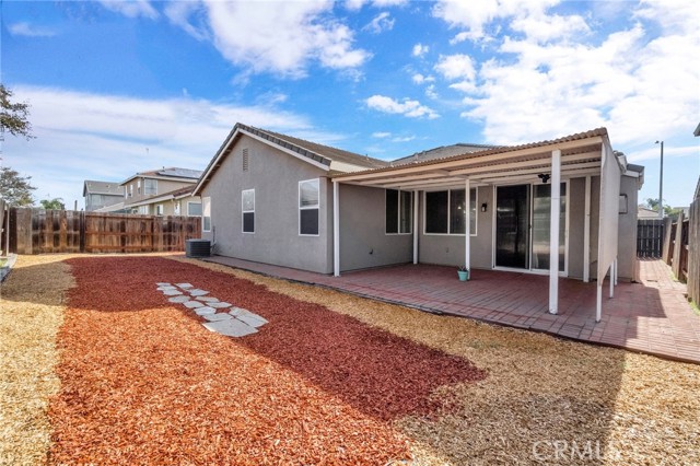 Detail Gallery Image 31 of 34 For 1049 Stanford, Madera,  CA 93637 - 3 Beds | 2 Baths