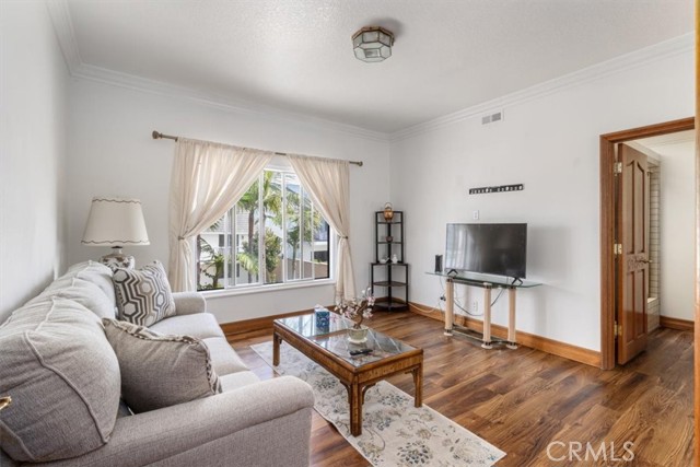 Detail Gallery Image 19 of 42 For 17182 Hillside Cir, Huntington Beach,  CA 92649 - 5 Beds | 4/1 Baths