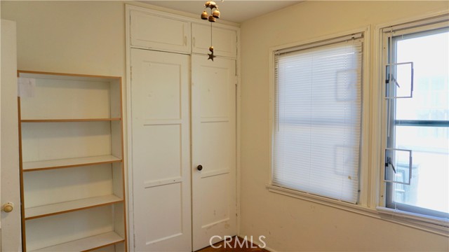 Detail Gallery Image 17 of 48 For 2213 N Valley St, Burbank,  CA 91505 - 3 Beds | 1 Baths