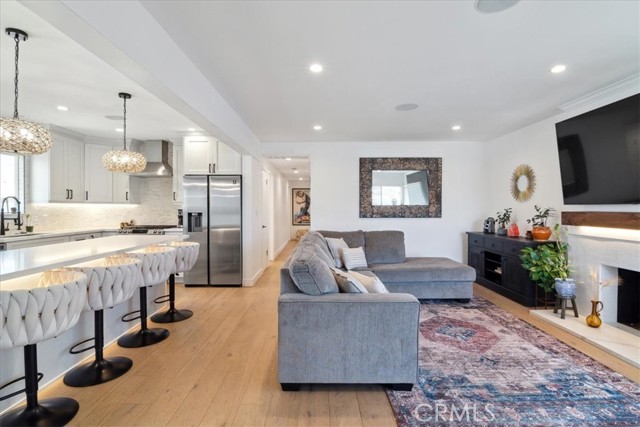 4836 W 134th Place, Hawthorne CA: https://media.crmls.org/medias/b72c0557-aec4-40a2-81a6-ec4879ae7e7f.jpg