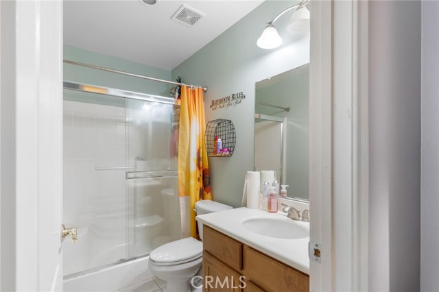 7681 Stonegate Drive, Eastvale CA: https://media.crmls.org/medias/b72c281d-1460-45bb-b4f6-edd9d43c7088.jpg