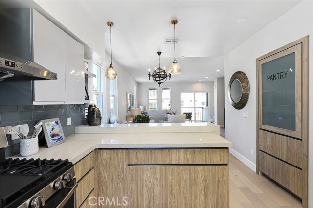 6 Oakmont Street, Phillips Ranch CA: https://media.crmls.org/medias/b72c41bd-28b4-4ede-b989-3d991ddae162.jpg