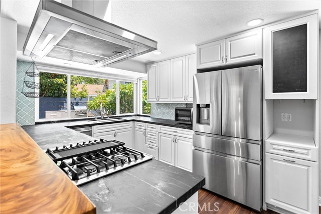 201 W Harvey Avenue, Santa Ana CA: https://media.crmls.org/medias/b72d79af-1136-4781-8386-77a98c966014.jpg