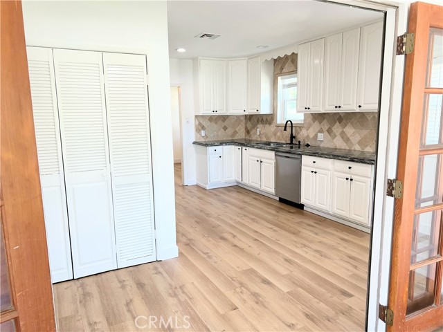 418 N Lucia Avenue, Redondo Beach CA: https://media.crmls.org/medias/b72e6df6-7a54-42d1-890d-ae2e49d7190d.jpg