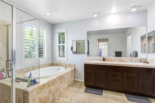 9271 Millionaire Lane, Riverside CA: https://media.crmls.org/medias/b72ec1e6-16e6-4c08-a1b1-706745628711.jpg