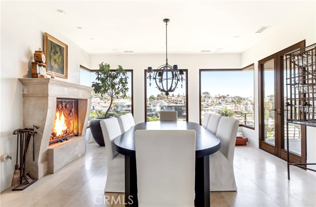 86 Emerald Bay, Laguna Beach CA: https://media.crmls.org/medias/b72efd59-a284-4639-bd85-952d5b1ea103.jpg