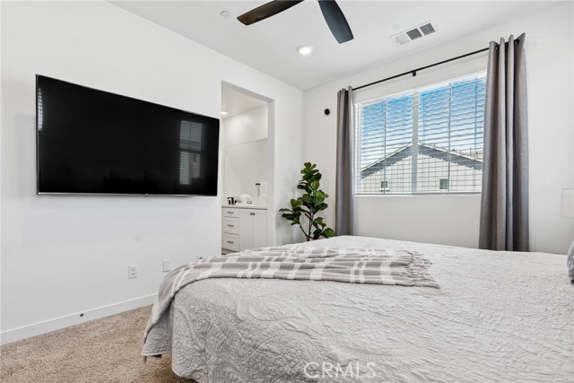Image 11 of 72 For 10 Wisteria Street
