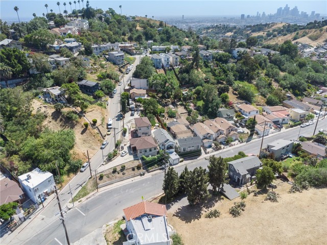 4142 Mercury Avenue, Los Angeles CA: https://media.crmls.org/medias/b72fe09e-da2c-4f63-a396-f4f25590cf29.jpg