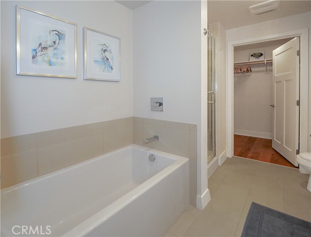 Luxurious Deep Soaking Tub, Walk-in Shower