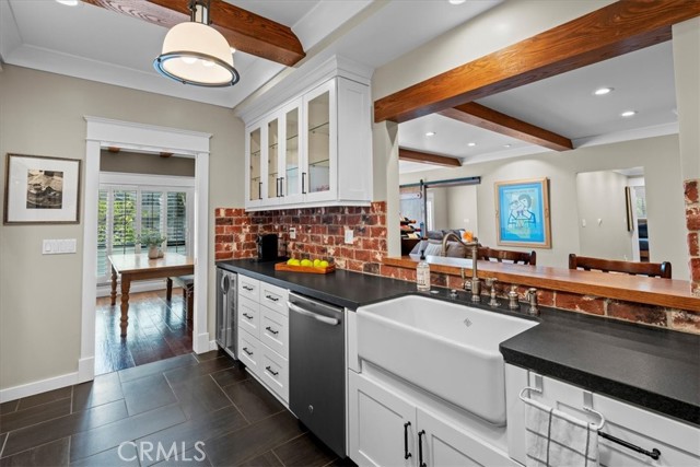 Detail Gallery Image 20 of 52 For 1167 Roxbury Dr #103,  Los Angeles,  CA 90035 - 2 Beds | 4/1 Baths