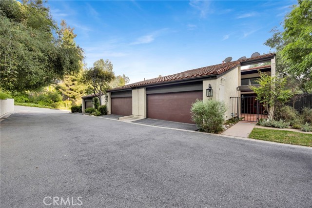 Detail Gallery Image 2 of 43 For 69 Penhill Ct, Glendale,  CA 91206 - 3 Beds | 3 Baths