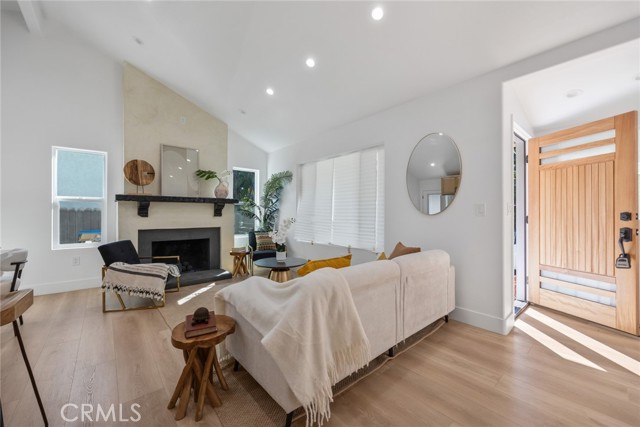 Detail Gallery Image 3 of 39 For 2460 Stoner Avenue, Los Angeles,  CA 90064 - – Beds | – Baths