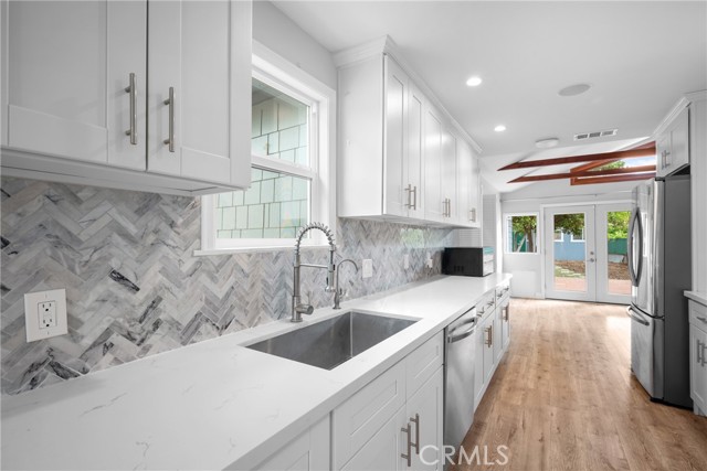 5624 Freeman Avenue, La Crescenta CA: https://media.crmls.org/medias/b731c2b4-a876-4b4f-992b-4311b66c4711.jpg