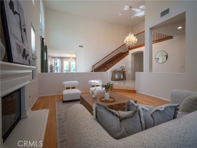 Detail Gallery Image 3 of 36 For 7371 Westcliff, West Hills,  CA 91307 - 5 Beds | 5 Baths