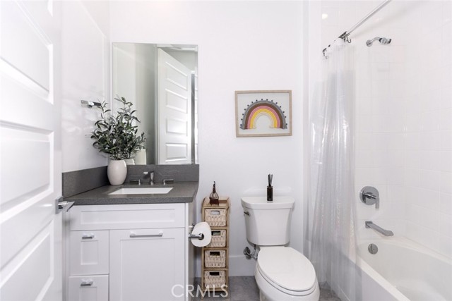 Detail Gallery Image 33 of 69 For 20300 W Windsor Ln, Northridge,  CA 91326 - 5 Beds | 6 Baths