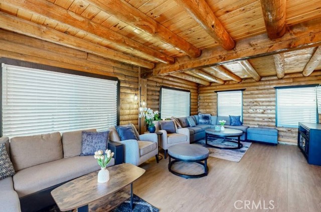 Detail Gallery Image 16 of 49 For 1960 Willow Dr, Running Springs,  CA 92382 - 4 Beds | 3 Baths