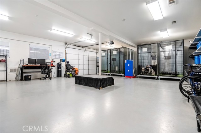 18701 Lort Drive, Visalia CA: https://media.crmls.org/medias/b732de1a-a235-4fba-9671-ec55fd12054c.jpg