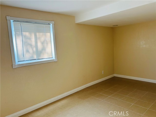 Detail Gallery Image 9 of 11 For 16086 Grand Ave, Lake Elsinore,  CA 92530 - 2 Beds | 2 Baths