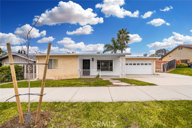 2105 S Lincoln Ave, Corona, CA 92882