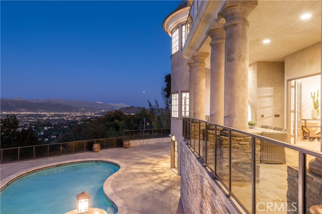 Detail Gallery Image 21 of 61 For 13320 Mulholland Dr, Beverly Hills,  CA 90210 - 5 Beds | 7 Baths