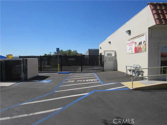 14029 Amargosa Road, Victorville, California 92392, ,Commercial Lease,For Rent,14029 Amargosa Road,CRHD25073840