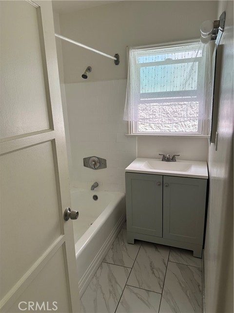 Detail Gallery Image 11 of 13 For 429 E Valencia, Burbank,  CA 91501 - 1 Beds | 1 Baths