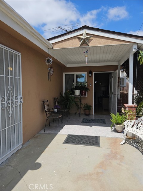 Detail Gallery Image 4 of 11 For 8415 Elburg St, Paramount,  CA 90723 - 2 Beds | 1 Baths