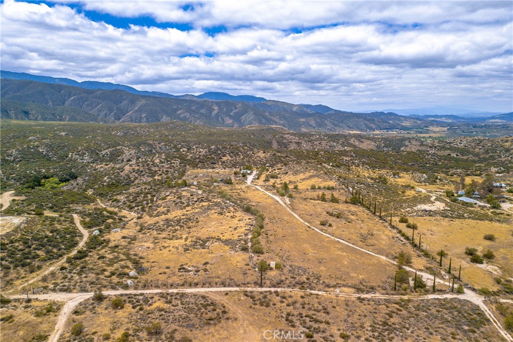 https://media.crmls.org/medias/b73628d6-156a-499f-a963-9576023ac7d6.jpg?preset=X-Large