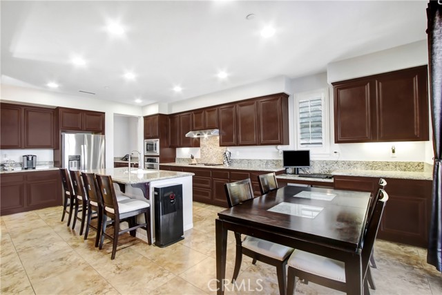 9271 Millionaire Lane, Riverside CA: https://media.crmls.org/medias/b736d656-ec08-44a1-a97c-ae1f82d6bd32.jpg