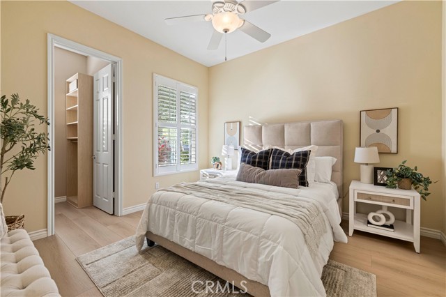 Image 38 of 52 For 24986 Greensbrier Drive