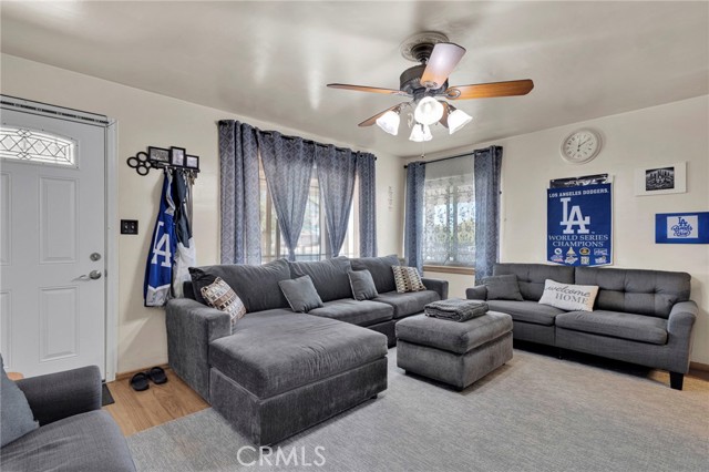 Detail Gallery Image 10 of 69 For 9037 5th Ave, Hesperia,  CA 92345 - 5 Beds | 4 Baths