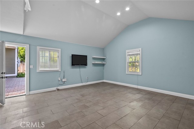 Detail Gallery Image 30 of 33 For 5752 Calhoun Ave, Sherman Oaks,  CA 91401 - 3 Beds | 2 Baths