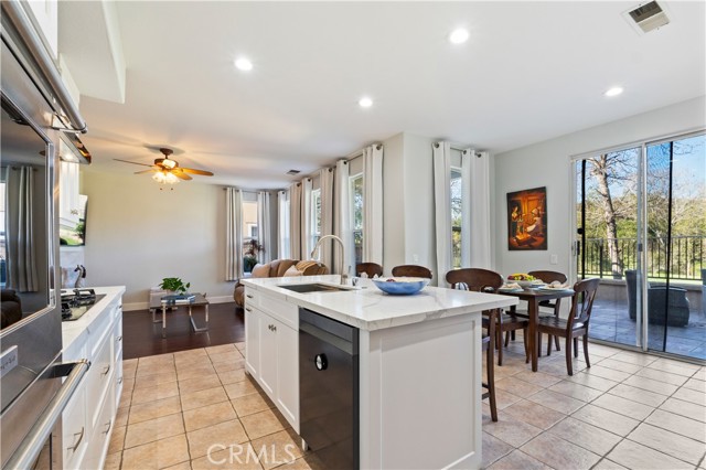 Detail Gallery Image 13 of 49 For 552 Chesterfield, San Marcos,  CA 92069 - 4 Beds | 3 Baths